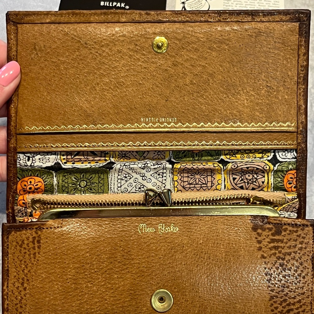 Vintage brown pig skin leather Billpak wallet NEW with original paperwork
